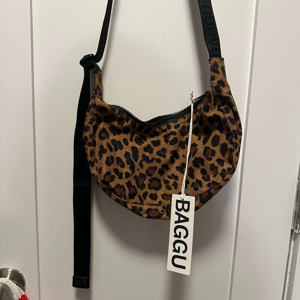 Baggu Small Nylon Crescent Leopard NWT